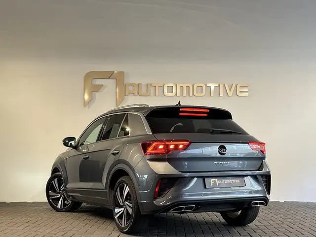 Volkswagen T-Roc view 6