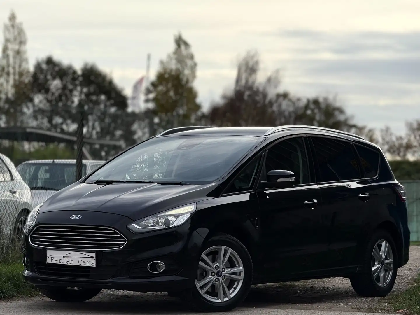Ford S-Max S-Max 1.5 Eco Boost • 7 zit • 2019  • Camera Černá - 1