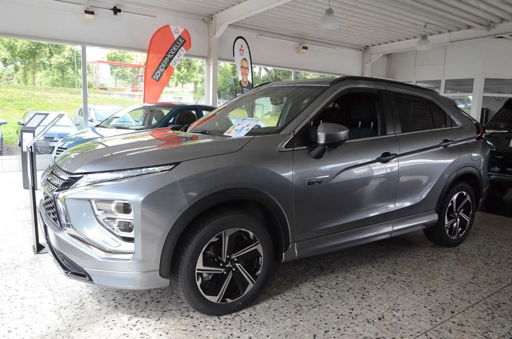 Mitsubishi Eclipse Cross PHEV Select 2.4 MIVEC 4WD Gris - 1