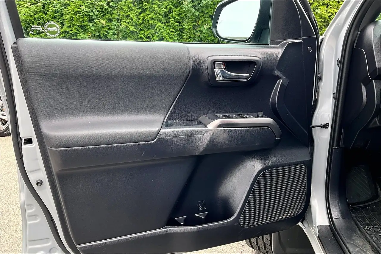 Toyota Tacoma снимка Toyota Tacoma