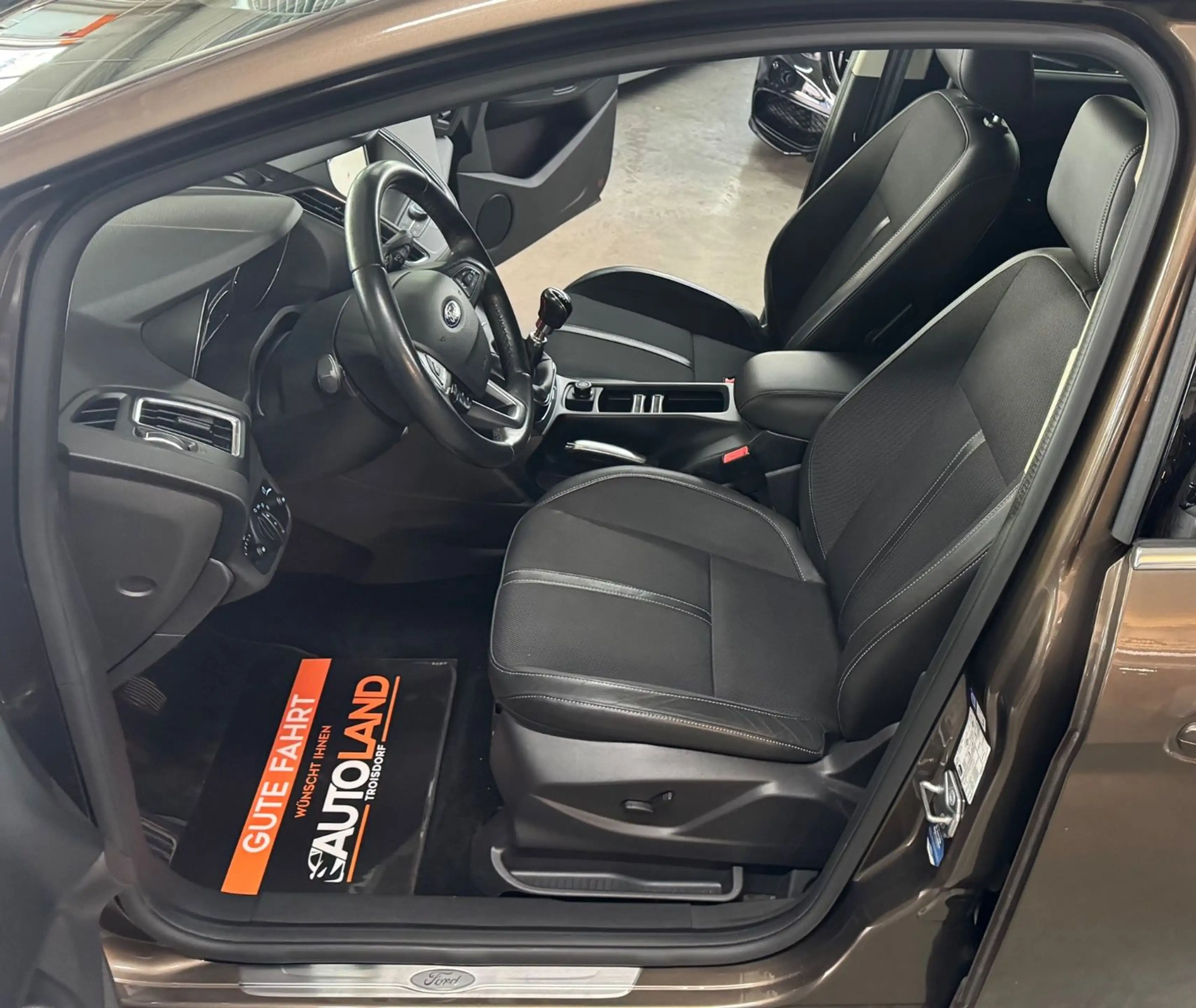 Ford Grand C-Max Titanium*1.HAND*NAVI*KAMERA*KEYLESS* — photo 15