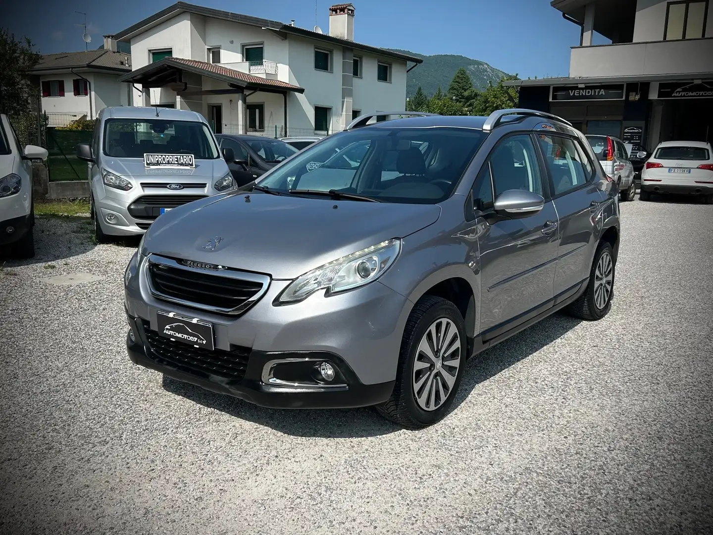 Peugeot 2008 1.6 e-hdi - AUTOMATICA Gris - 1