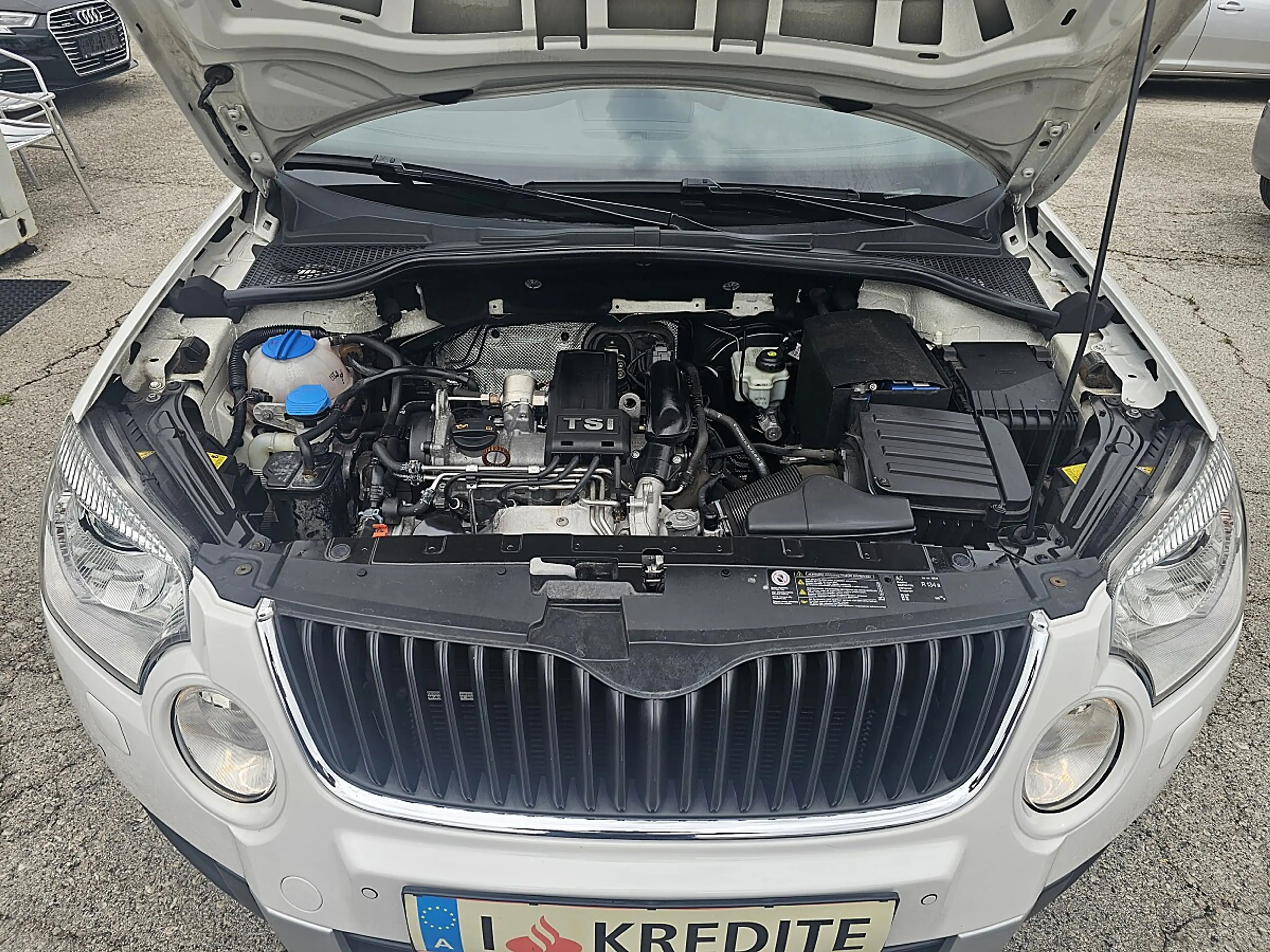 Skoda Yeti Twenty Elegance 1,2 TSI1-Hand Nur 79000 KM! Pic... — photo 13