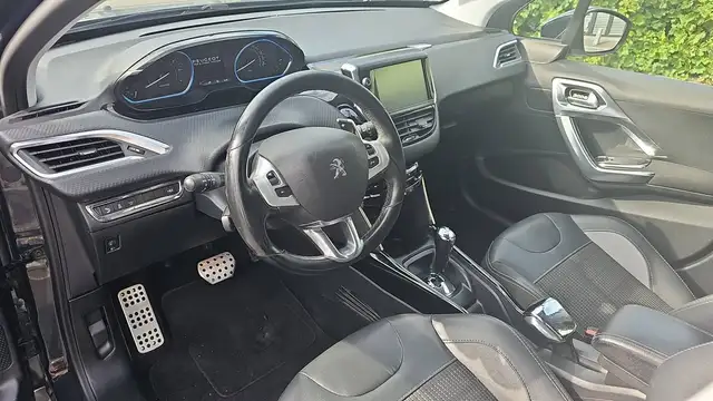 Peugeot 2008 view 8