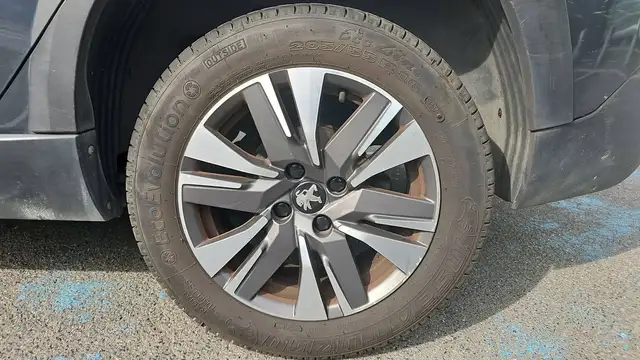 Peugeot 2008 view 19