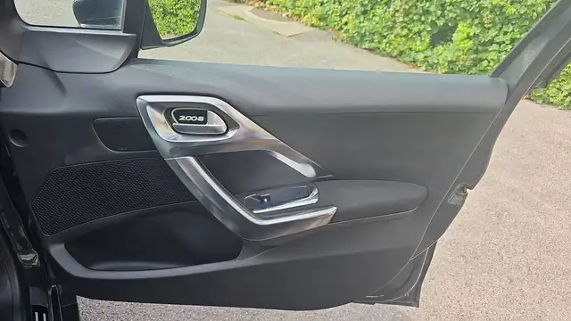 Peugeot 2008 view 24