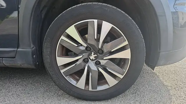 Peugeot 2008 view 17
