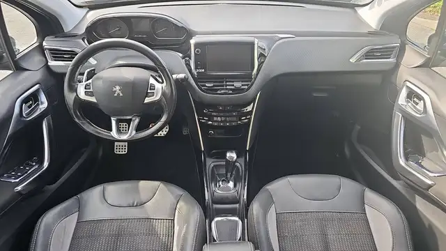 Peugeot 2008 view 11