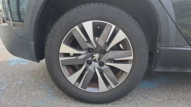 Peugeot 2008 view 16
