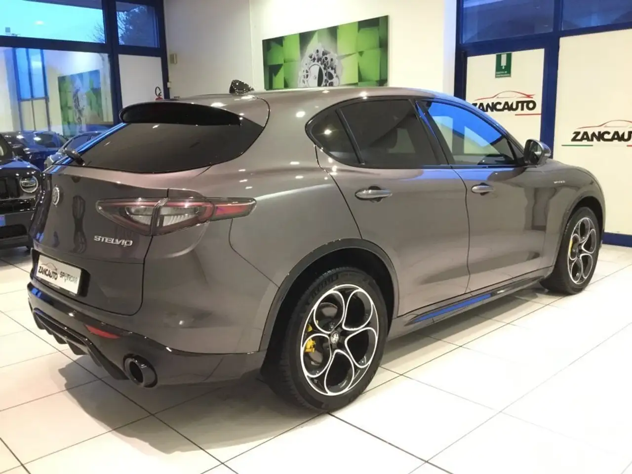 Alfa Romeo Stelvio 2025 — фото 8