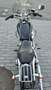 Harley-Davidson 1200 Custom Sportster - Charakter, Kraft und Stil Czarny - thumbnail 7