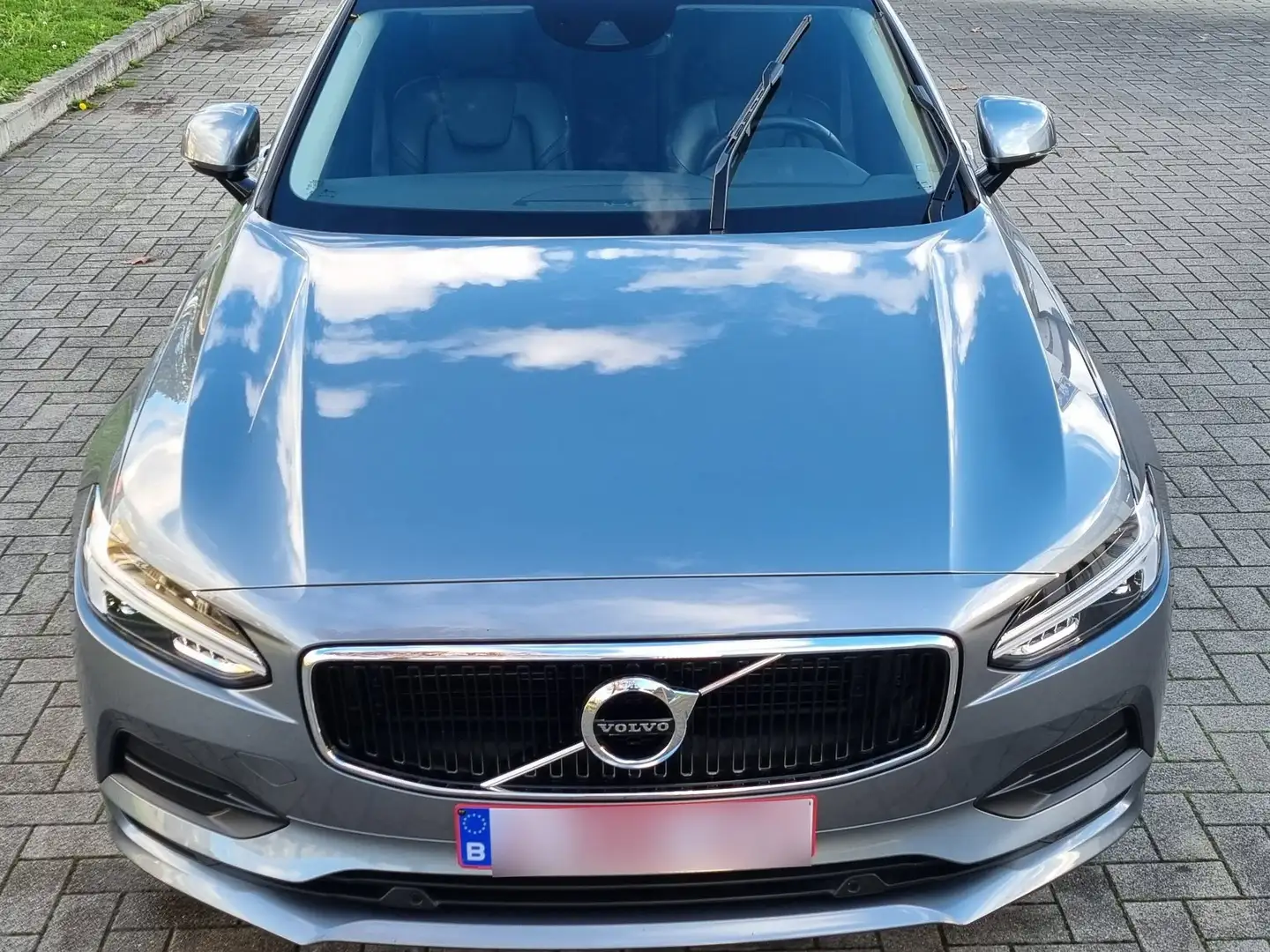 Volvo V90 D4 Geartronic Momentum Gri - 1