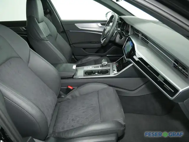 Audi RS6 view 4