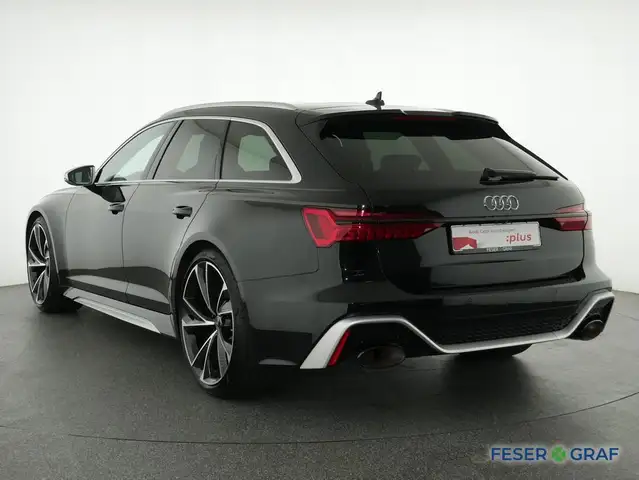 Audi RS6 view 12