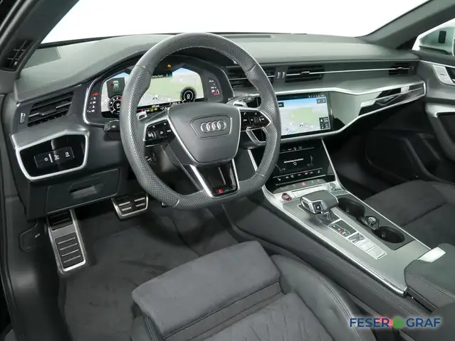 Audi RS6 view 7