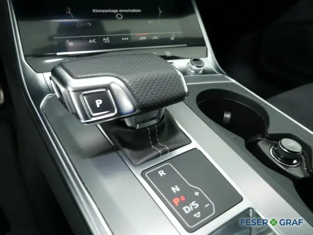 Audi RS6 view 8