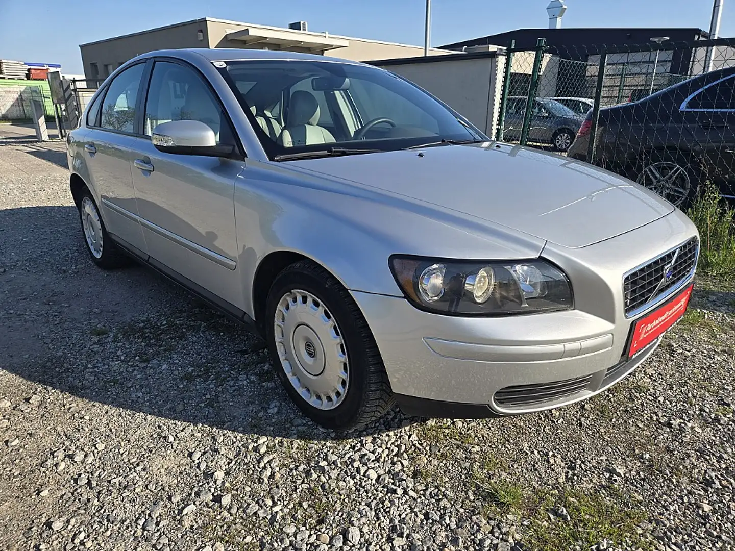 Volvo S40 2,4 Aut. Geartronic *Eintausch*Finanzierung* Grau - 1