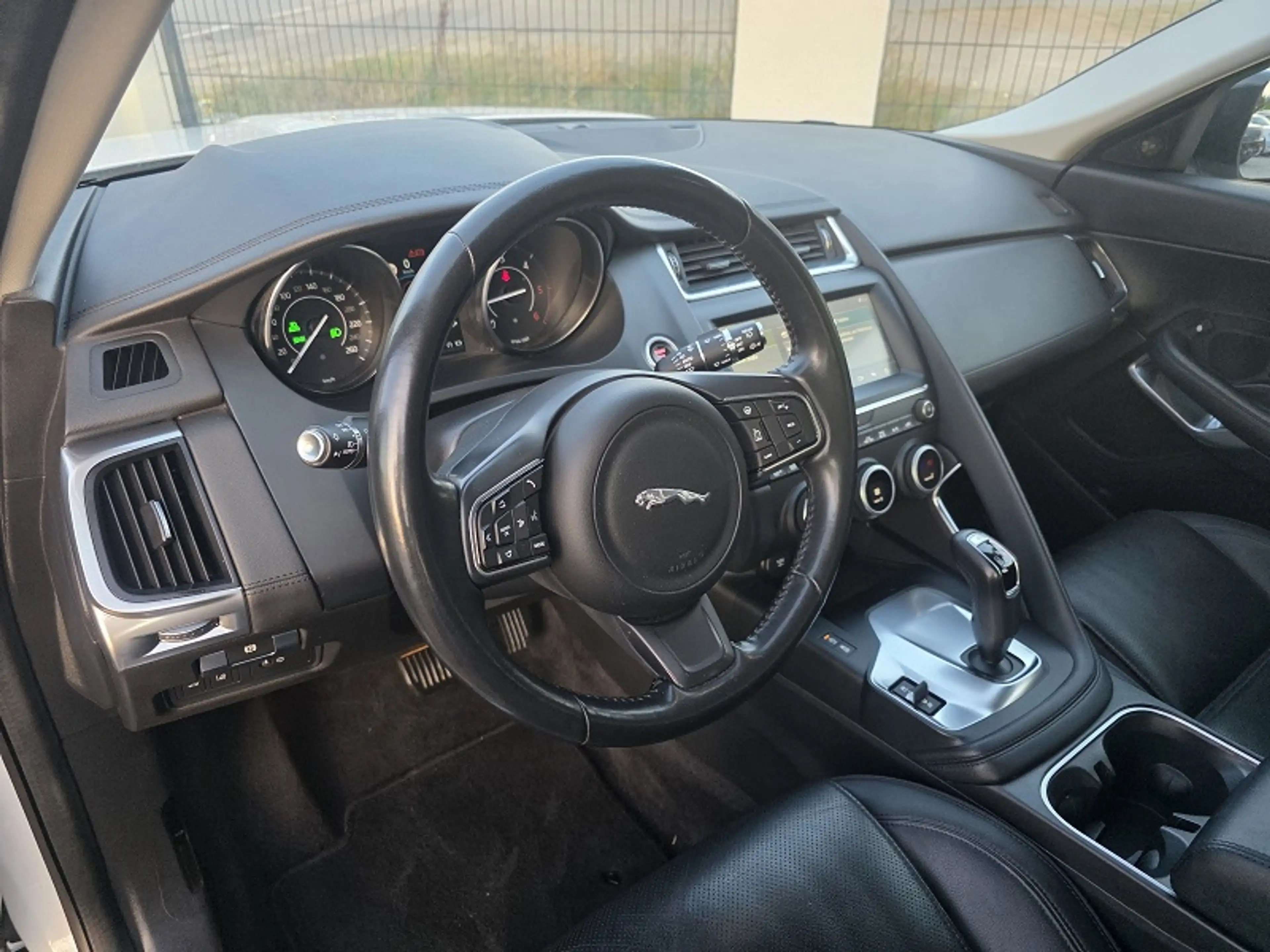 Jaguar E-Pace E-Pace 2.0DI4 D150 R-Dynamic HSE AWD Aut. — photo 6