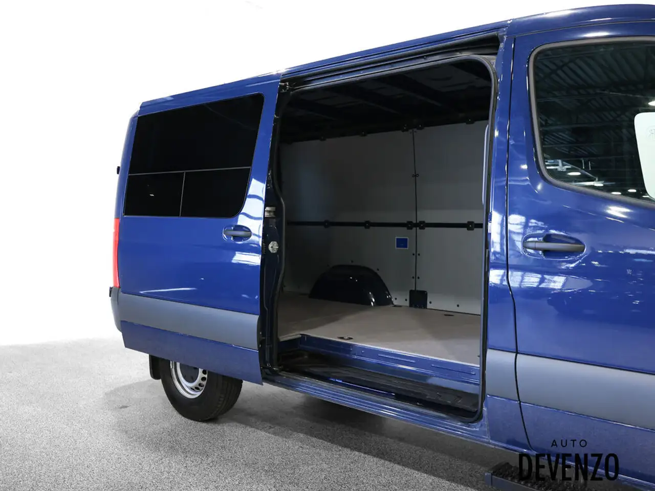 Mercedes-Benz Sprinter снимка Mercedes-Benz Sprinter