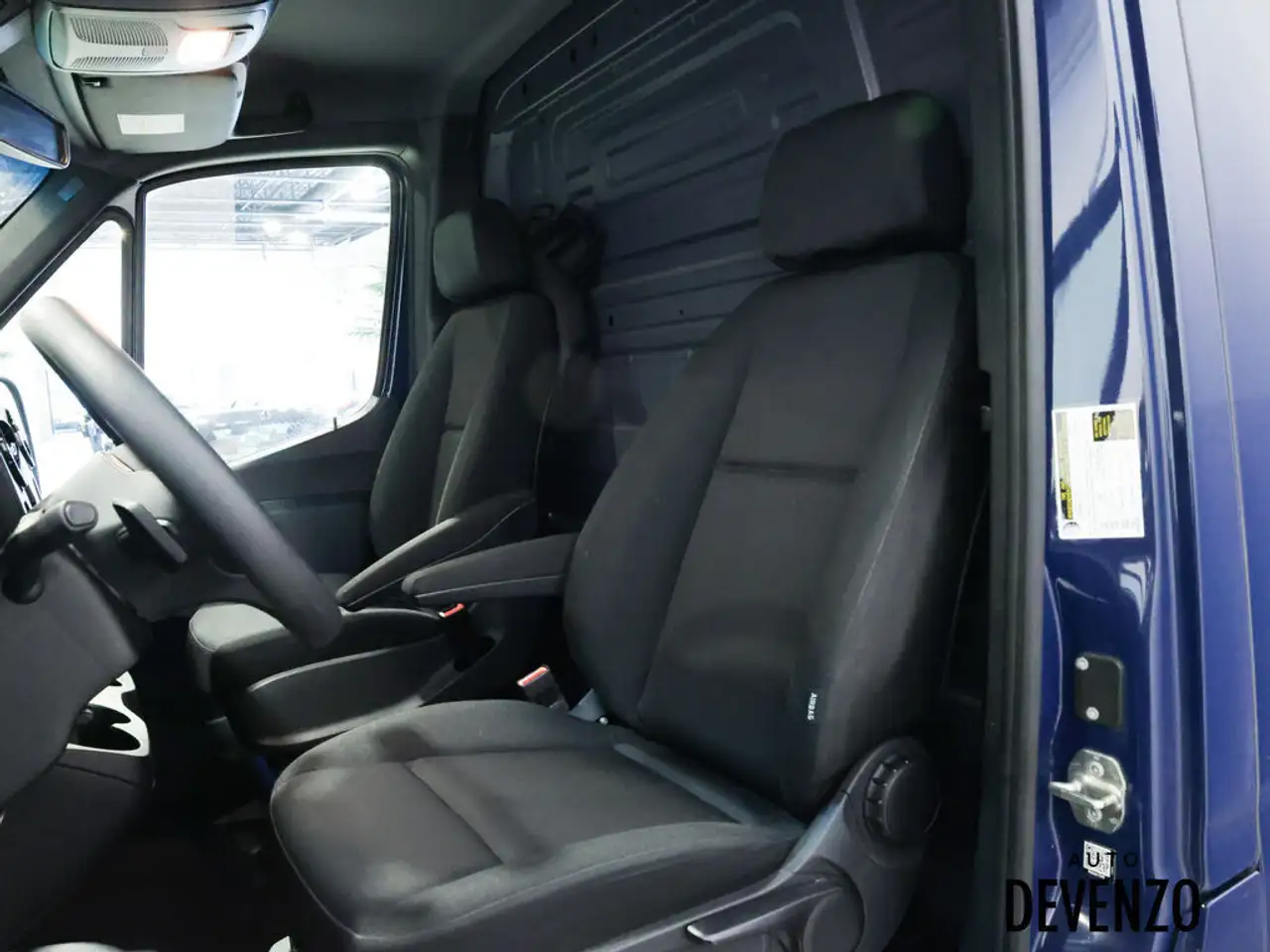 Mercedes-Benz Sprinter снимка Mercedes-Benz Sprinter