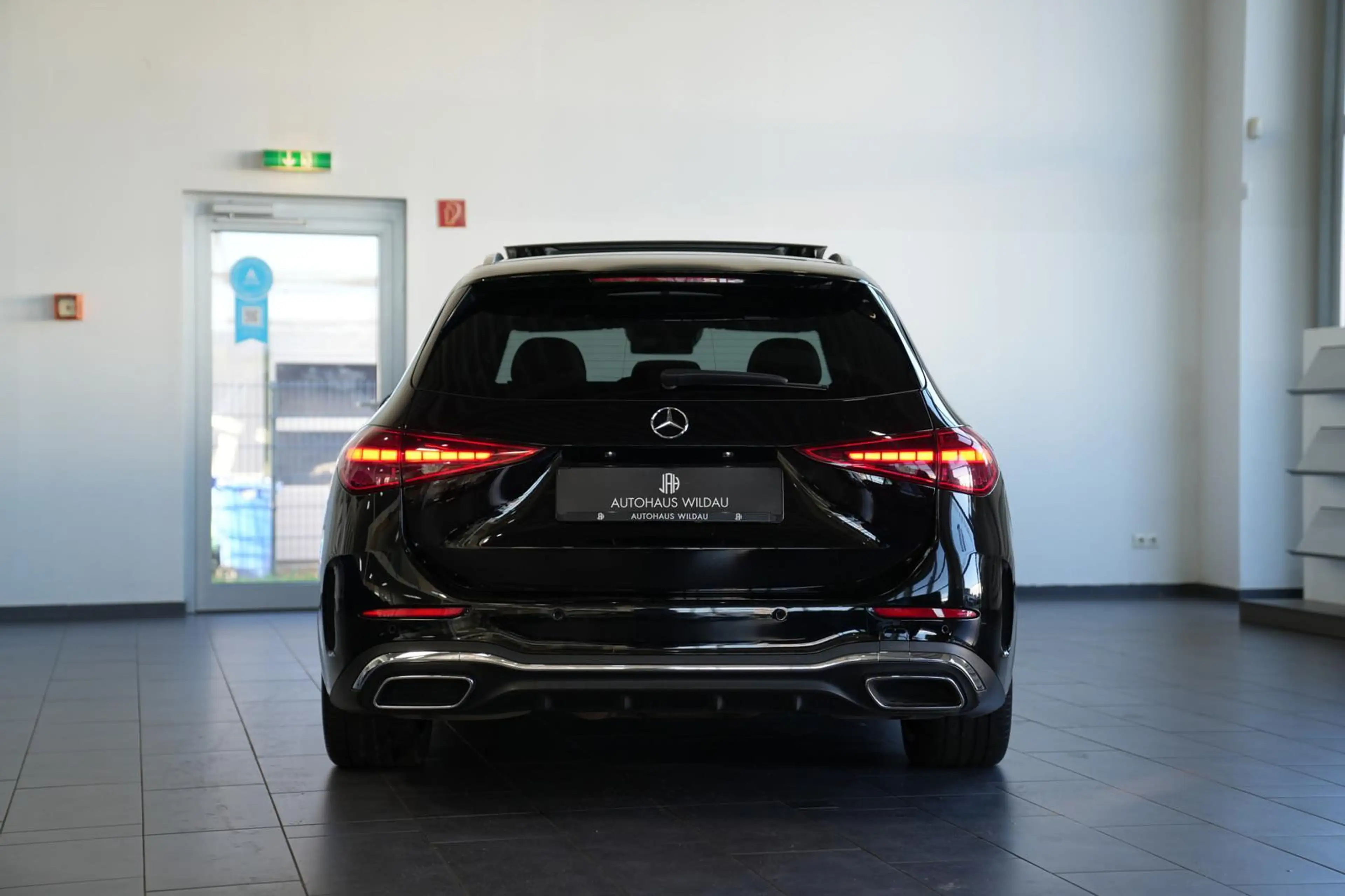 Mercedes-Benz C 300 C 300 AMG LINE *AUT*NAV*LED*PANO* — photo 9