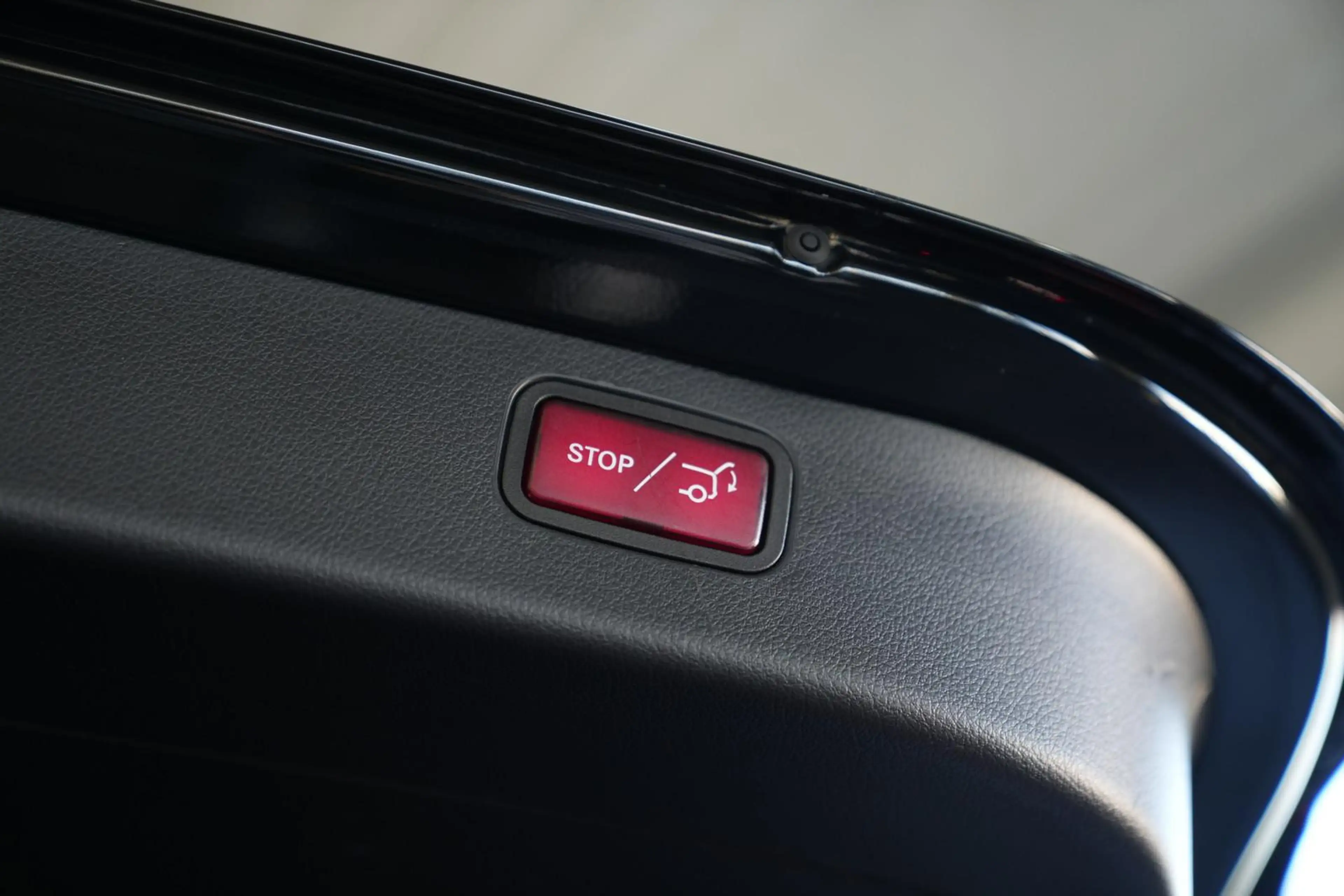 Mercedes-Benz C 300 C 300 AMG LINE *AUT*NAV*LED*PANO* — photo 11