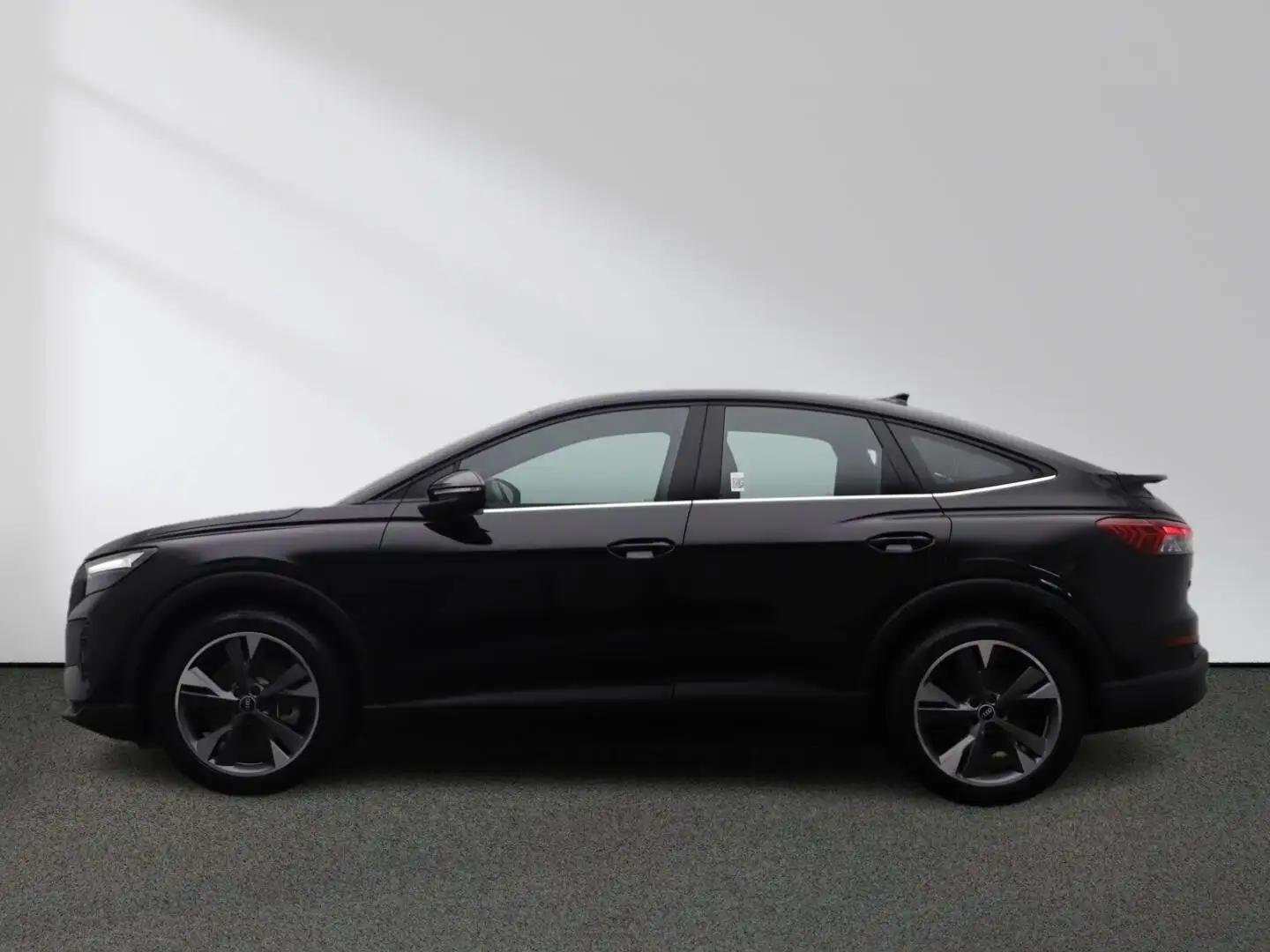 Audi Q4 e-tron Sportback 40 MMI Standhzg. LED AHK Schwarz - 2