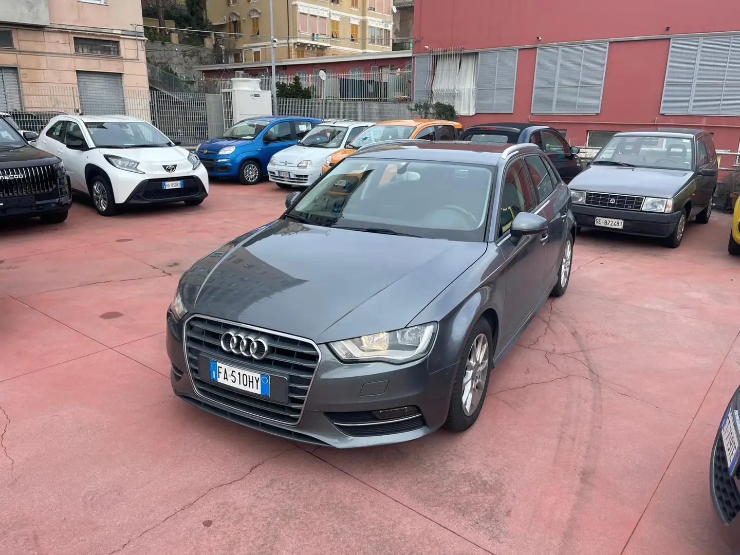 Audi A3 A3 Sportback 1.6 tdi Admired 110cv E6 Grau - 1