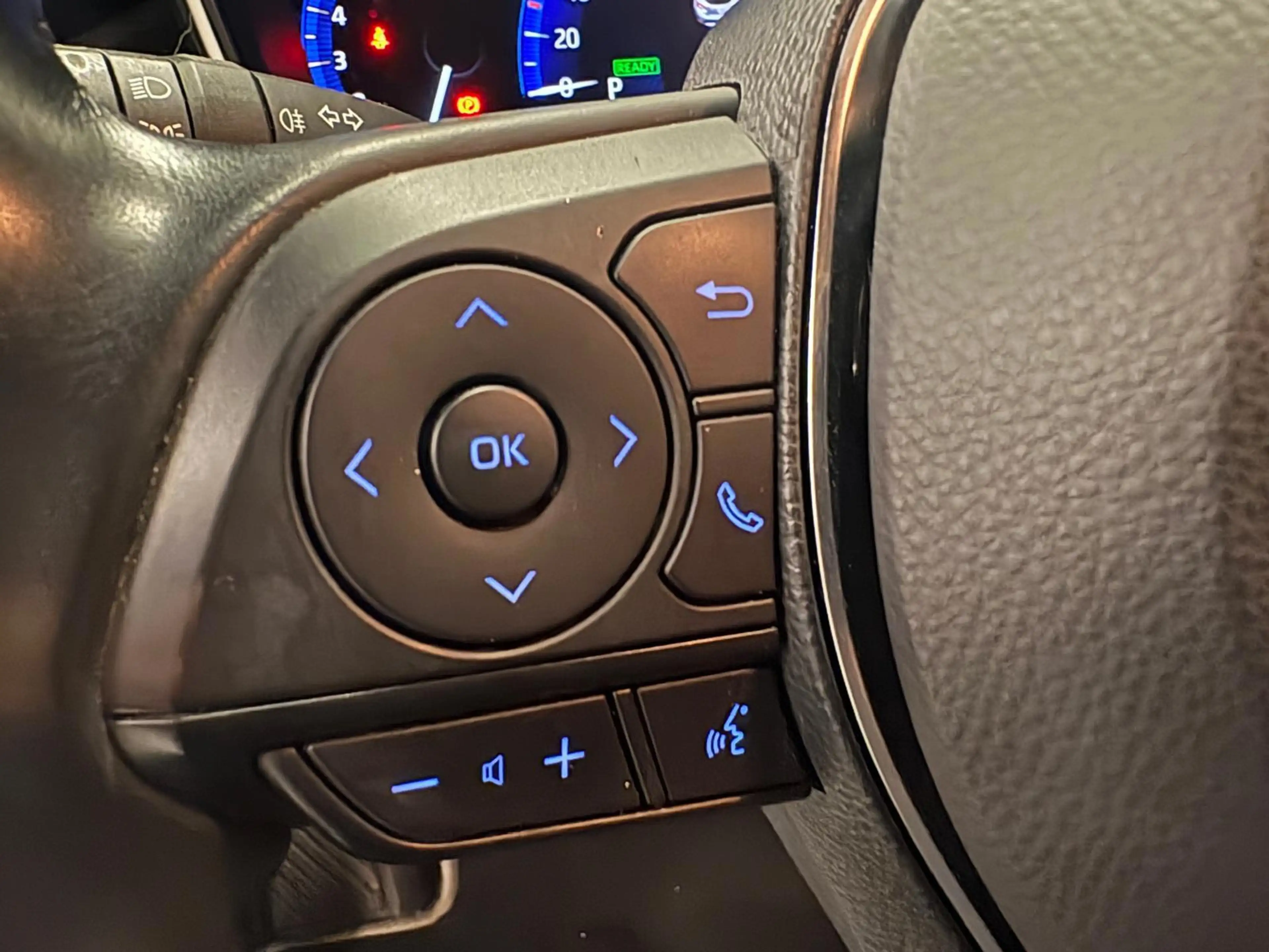 Toyota Corolla 1.8 Hybrid Executive Editon | Blindspot | PDC | LE — photo 21