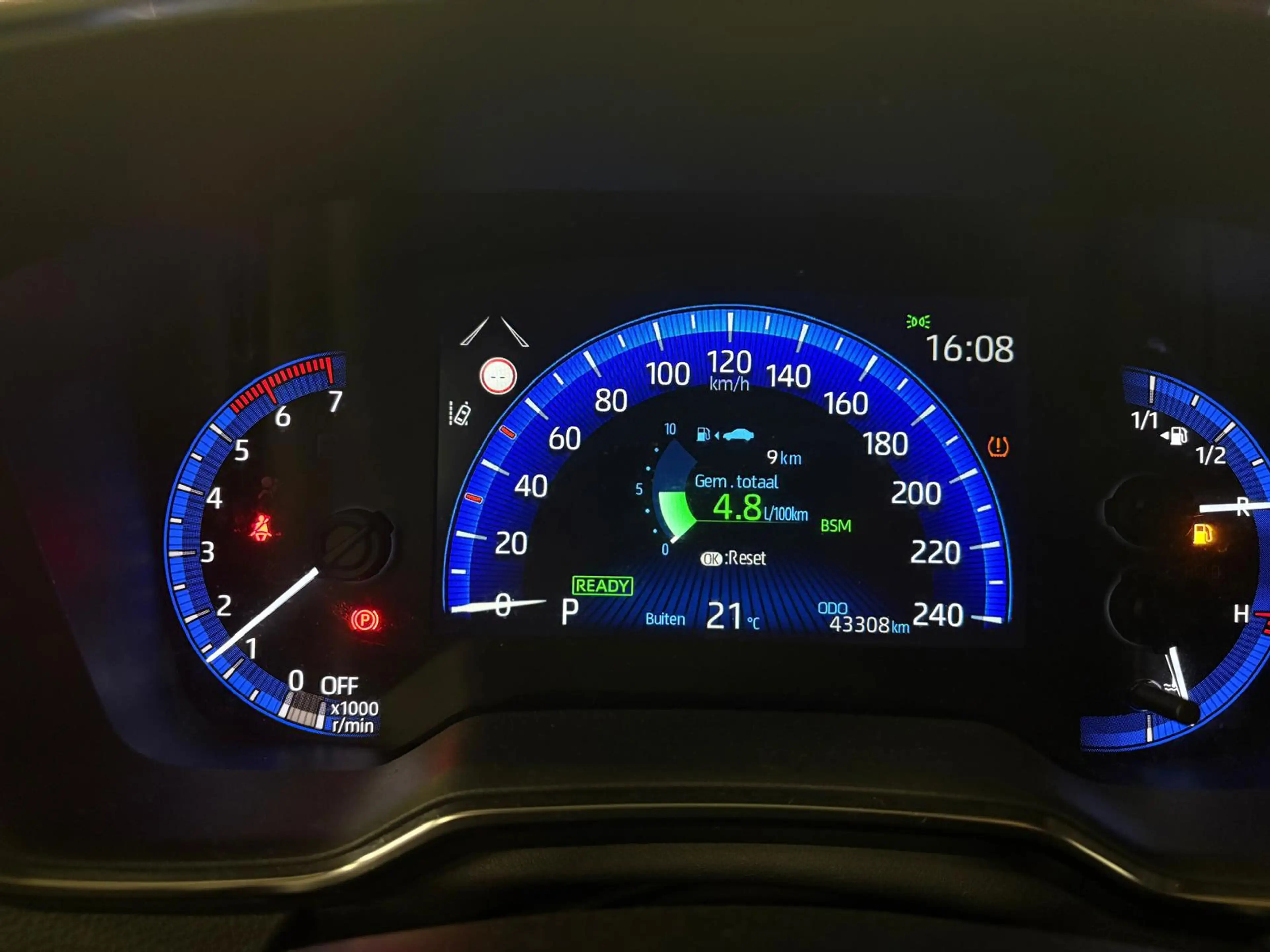 Toyota Corolla 1.8 Hybrid Executive Editon | Blindspot | PDC | LE — photo 9