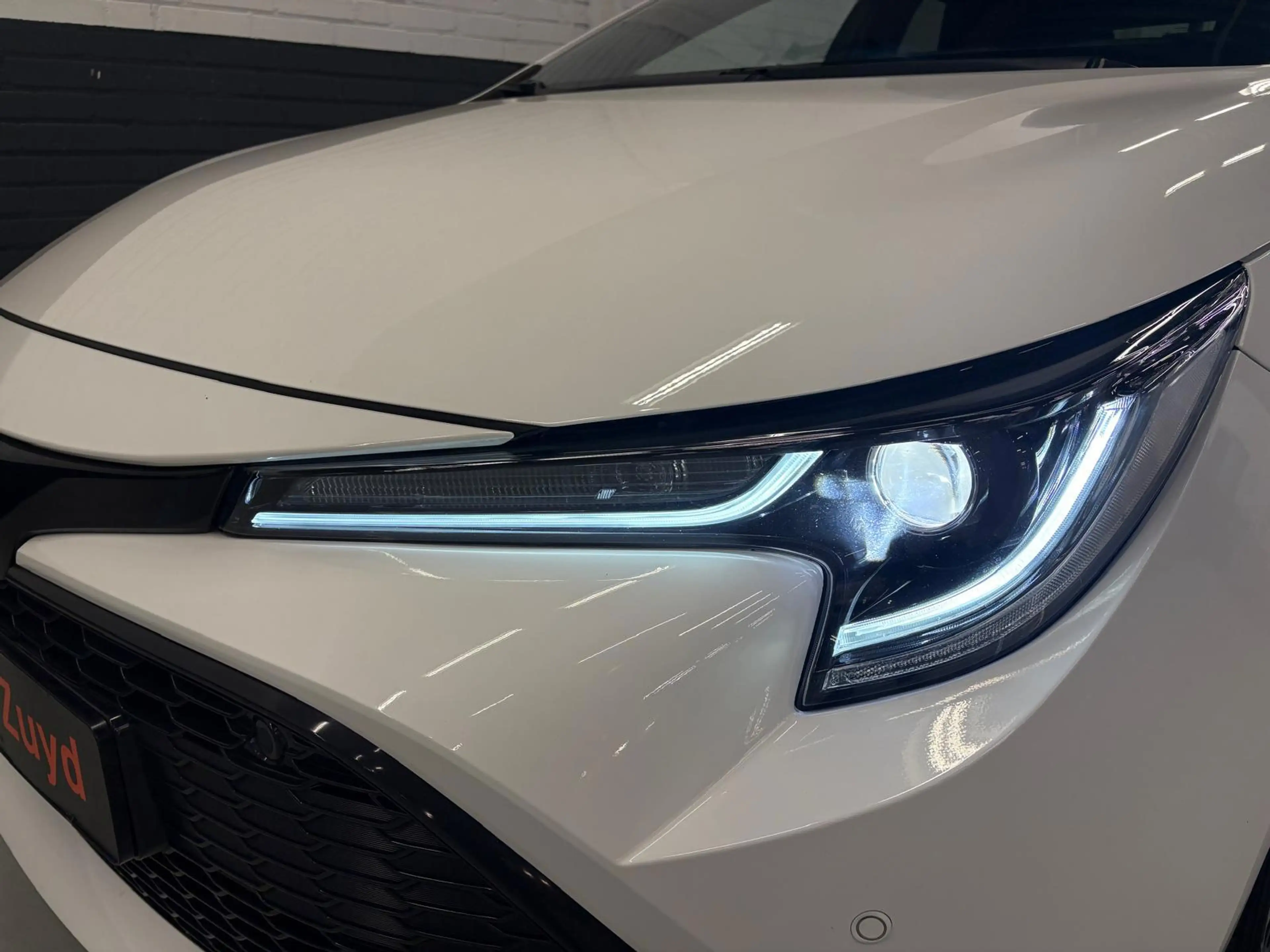 Toyota Corolla 1.8 Hybrid Executive Editon | Blindspot | PDC | LE — photo 11
