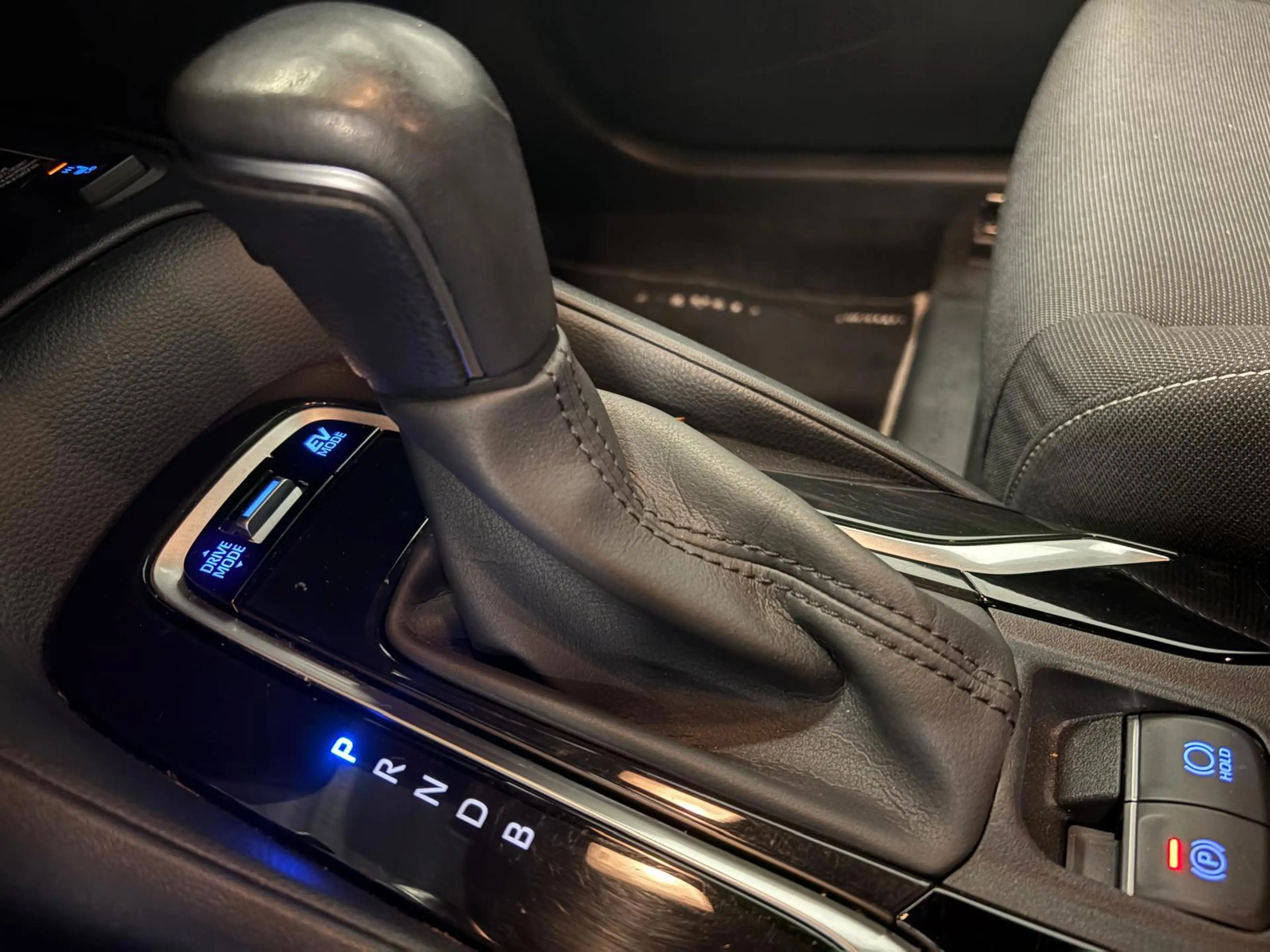 Toyota Corolla 1.8 Hybrid Executive Editon | Blindspot | PDC | LE — photo 8