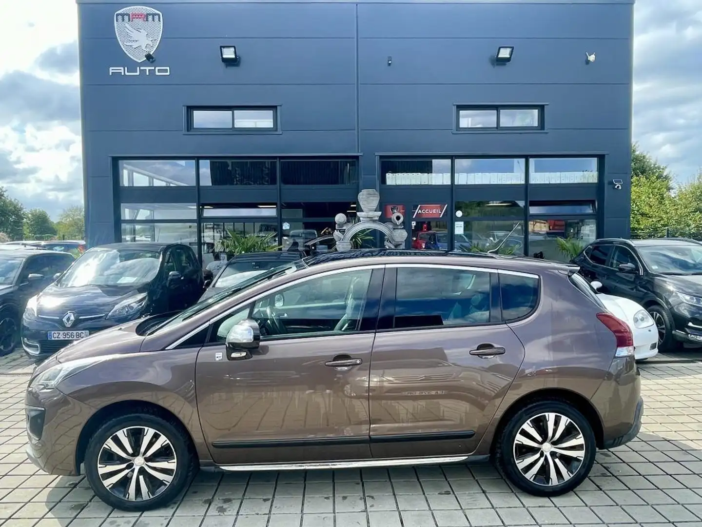 Peugeot 3008 2.0 163CH HDi FAP ETG6 %2B Electric 37ch Beige - 1