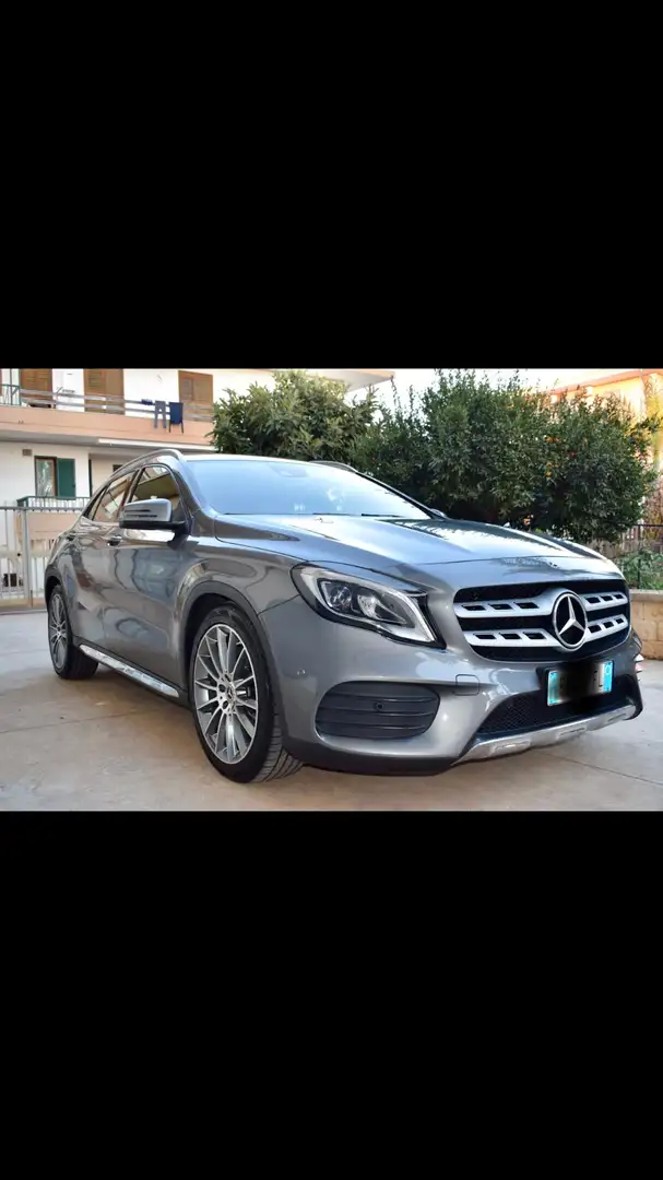 Mercedes-Benz GLA 200 d Premium 4matic amg Gris - 1