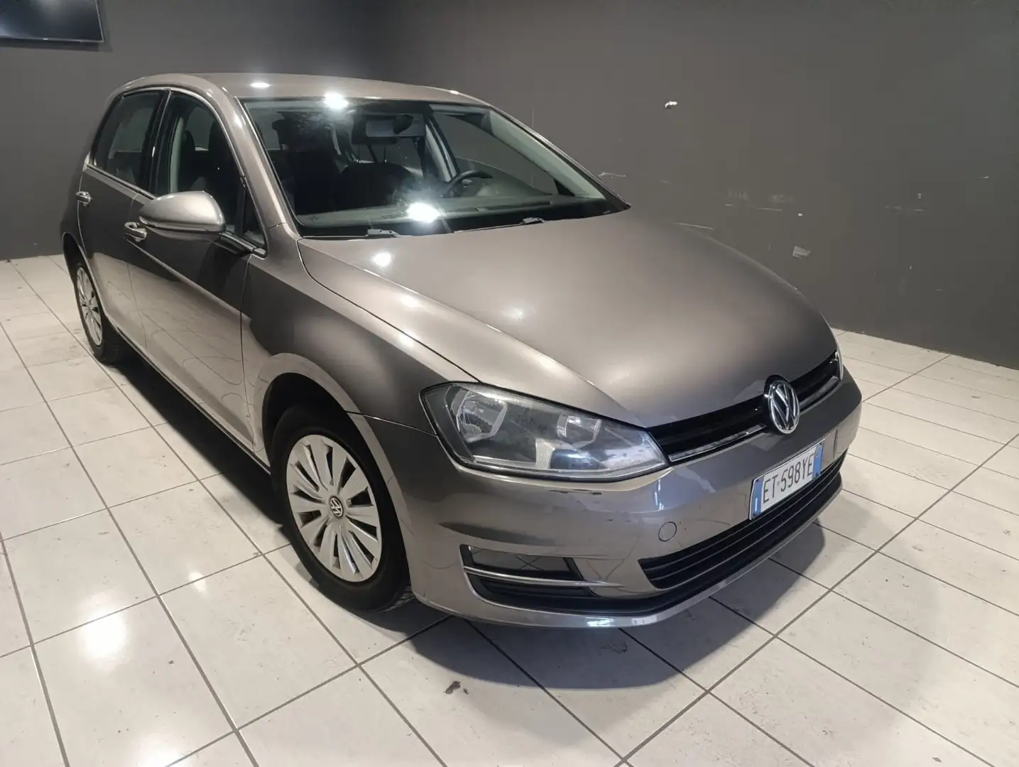 Volkswagen Golf Golf 5p 1.2 tsi Trendline 105cv Grijs - 1