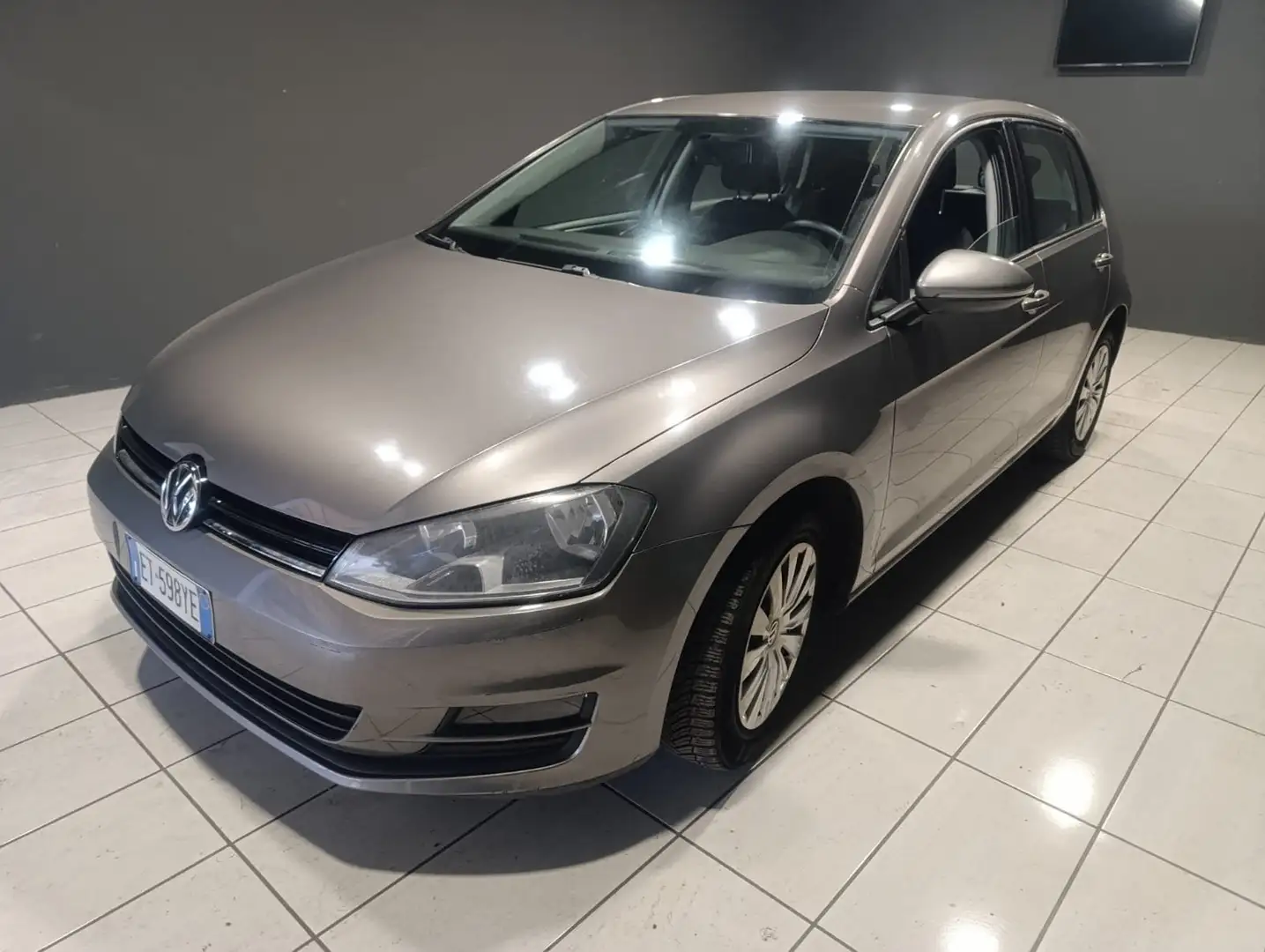 Volkswagen Golf Golf 5p 1.2 tsi Trendline 105cv Grijs - 2