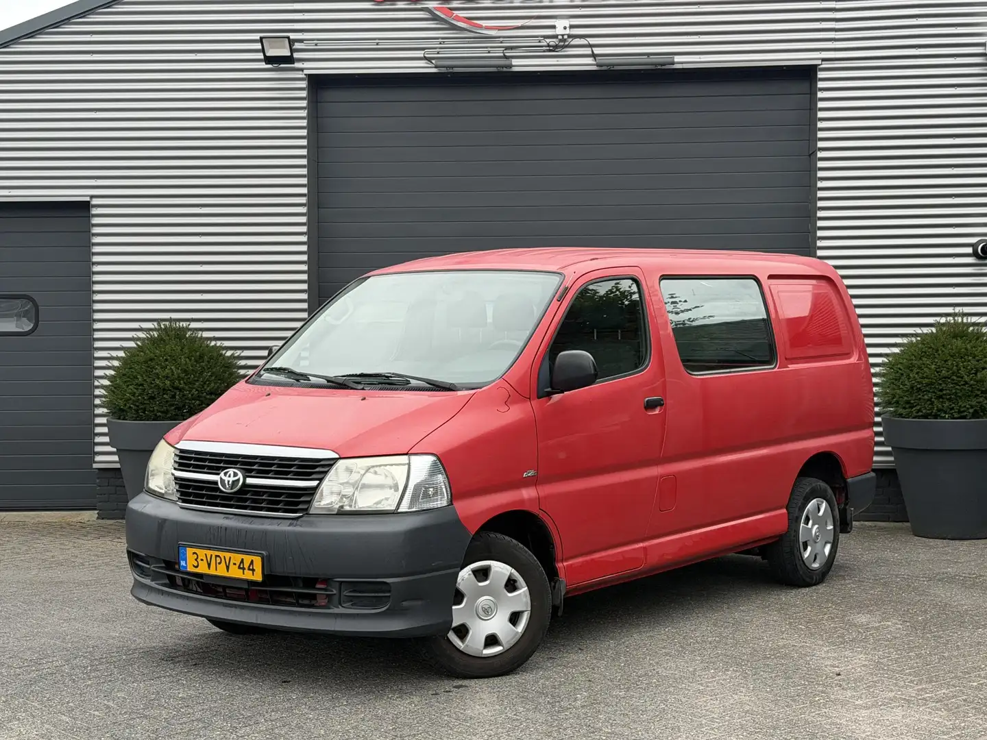 Toyota Hiace 2.5 D-4D KWB - 1