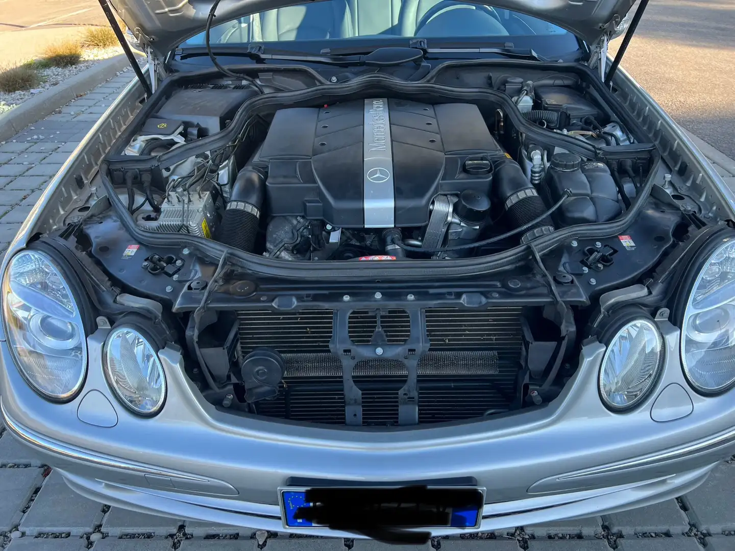 Mercedes-Benz E 240 V6 Avantgarde - 2
