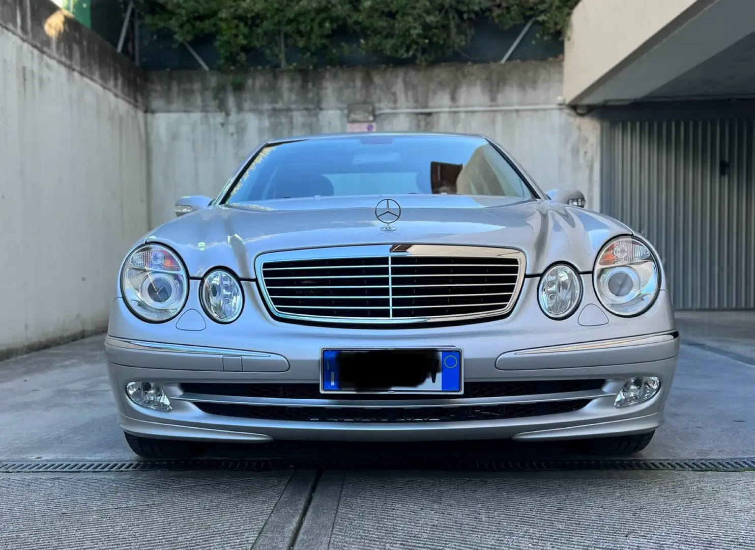 Mercedes-Benz E 240 V6 Avantgarde - 1