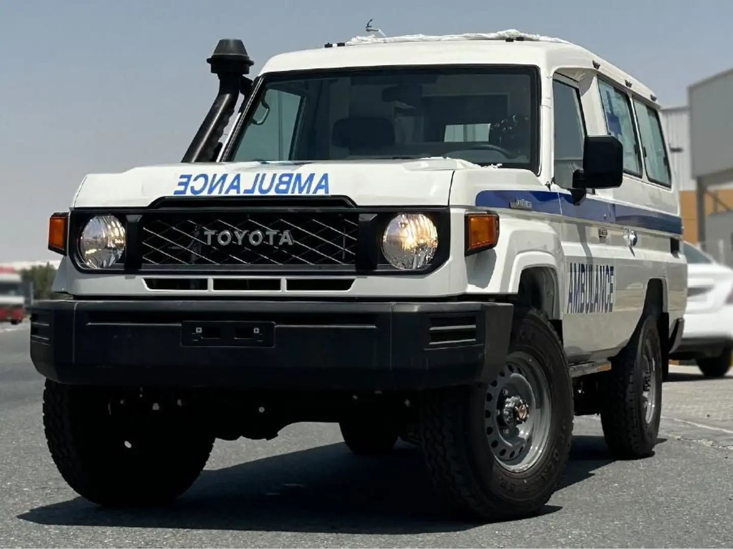 Toyota Land Cruiser 78 HZJ 4.2 D HARDTOP AMBULANCE *FOR EXPORT OUT EU* Blanco - 1