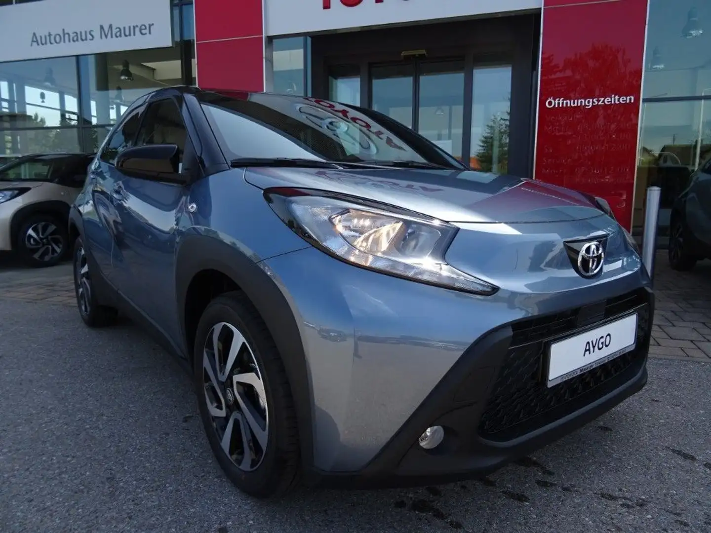Toyota Aygo X Teamplayer Grau - 1