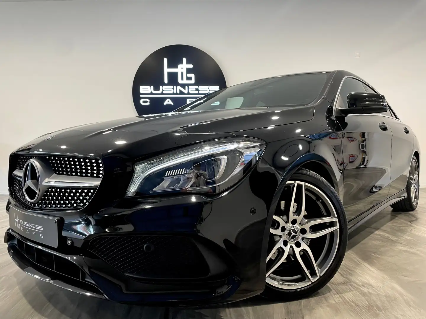 Mercedes-Benz CLA 180 d/ PACK AMG/ FACELIFT/ ALCANTARA/ GPS/ FULL LED Noir - 1