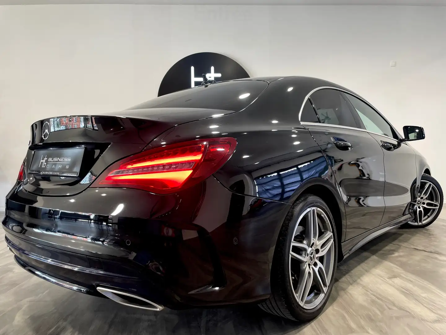 Mercedes-Benz CLA 180 d/ PACK AMG/ FACELIFT/ ALCANTARA/ GPS/ FULL LED Noir - 2