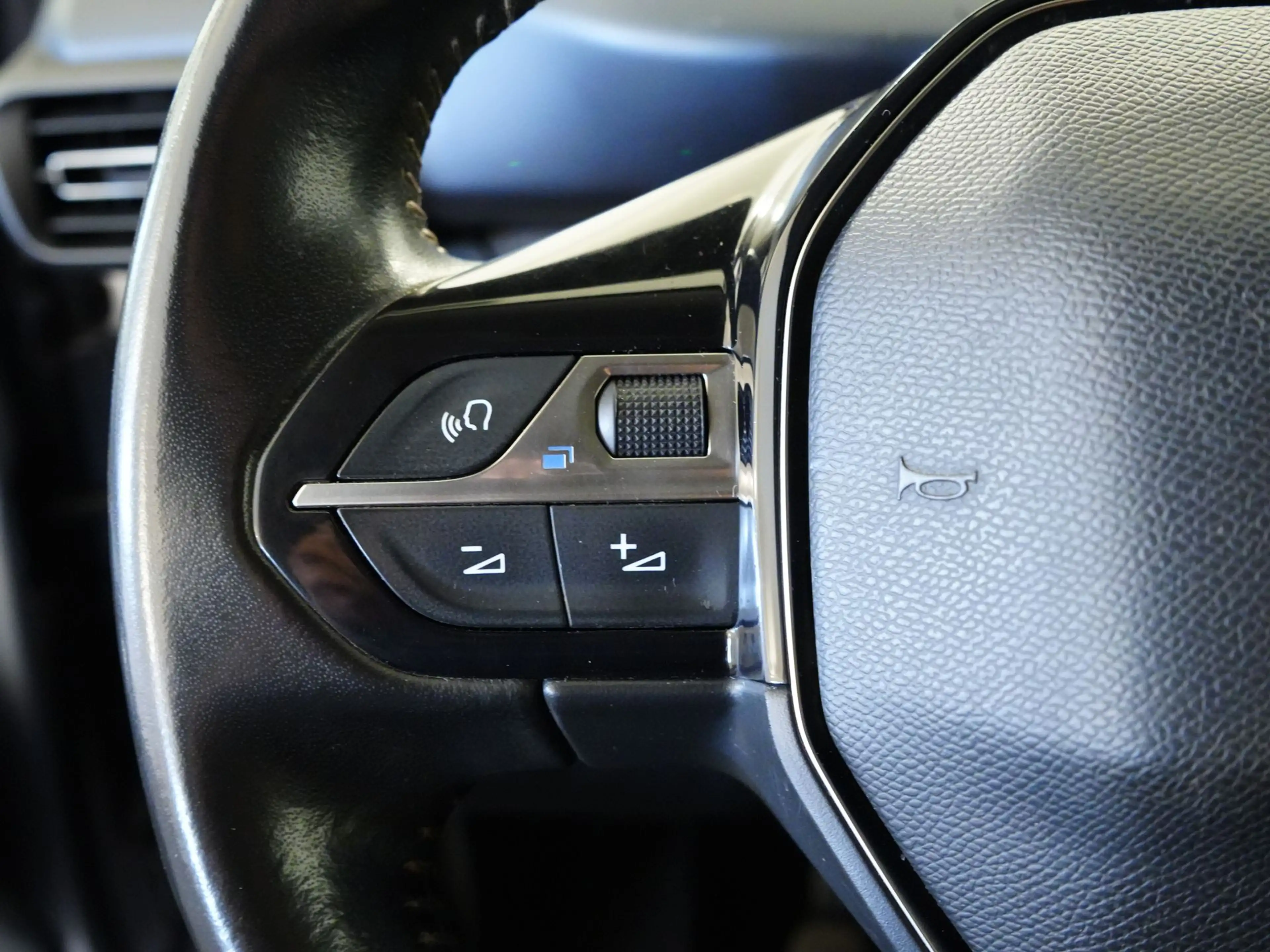 Peugeot Rifter ALLURE 1.5 HDi |PBchauffant|AttelageRem|Alu16" — photo 15