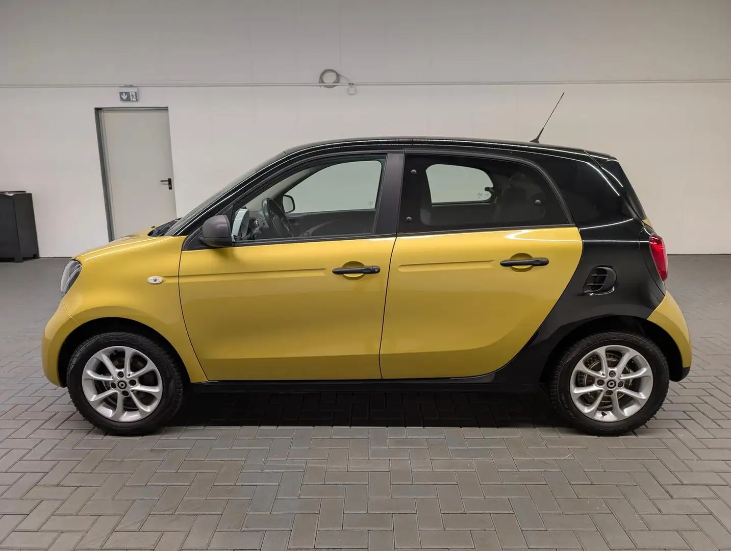 smart forFour Forfour Klimaaut./SHZ/GRA/ZV/BT/USB/LMF15Zoll - 2