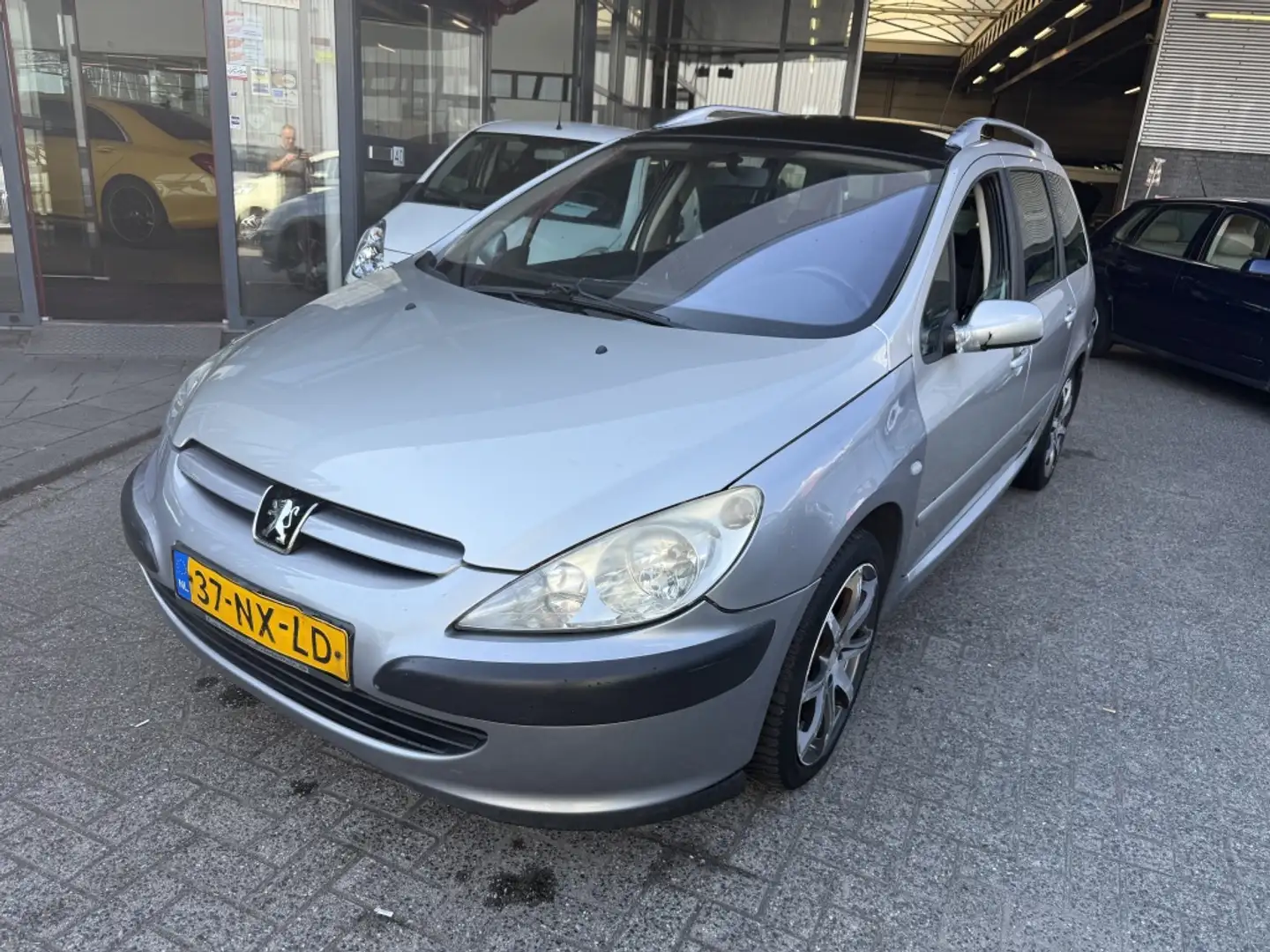 Peugeot 307 SW 1.6 16V Pack Grijs - 2