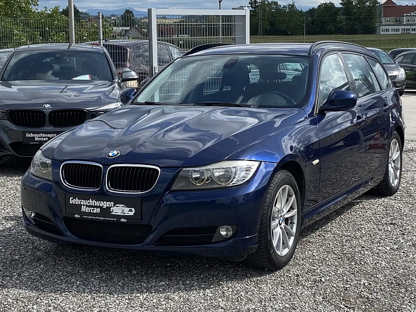 BMW 320 i Touring Österreich-Paket Aut. Синій - 1