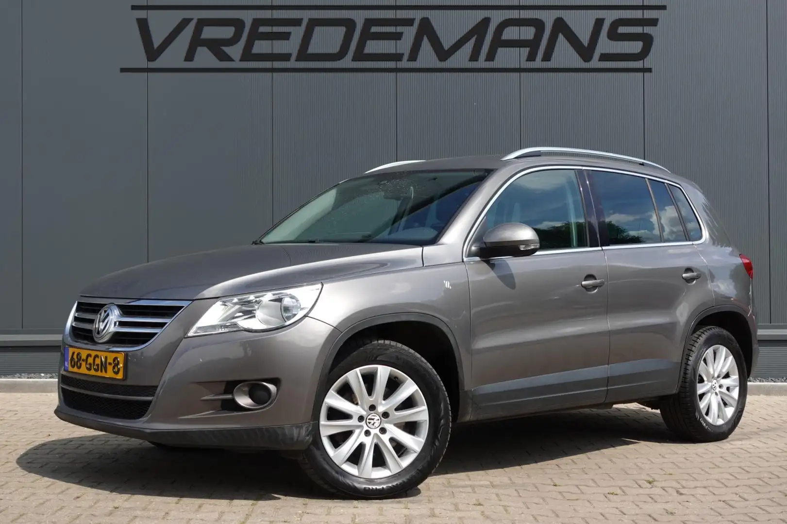 Volkswagen Tiguan 2.0 TDI Sport&Style 4Motion NAVI/CLIMA Grijs - 1