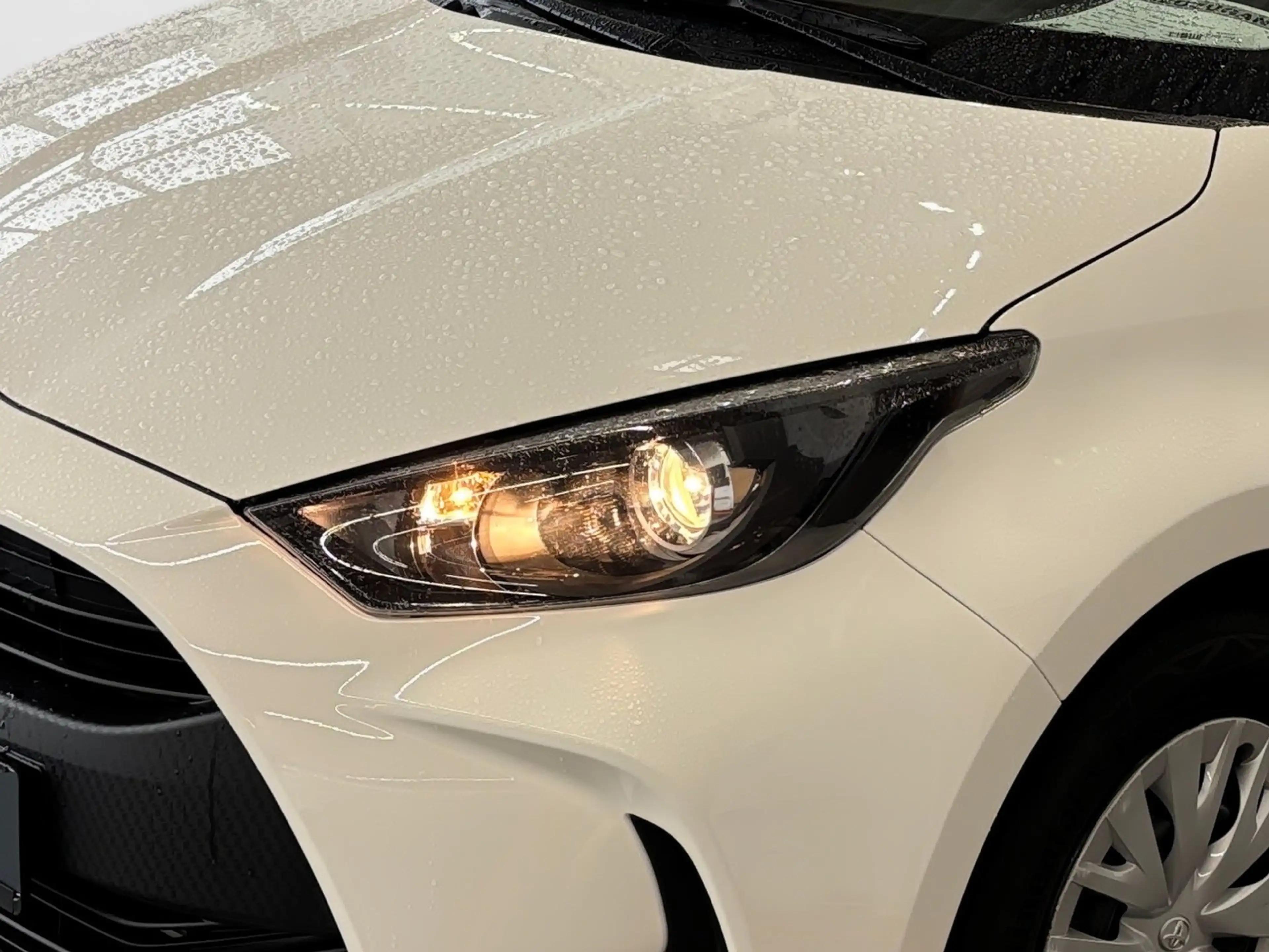 Toyota Yaris - 1.5 l Hybrid  Business AUT — photo 5
