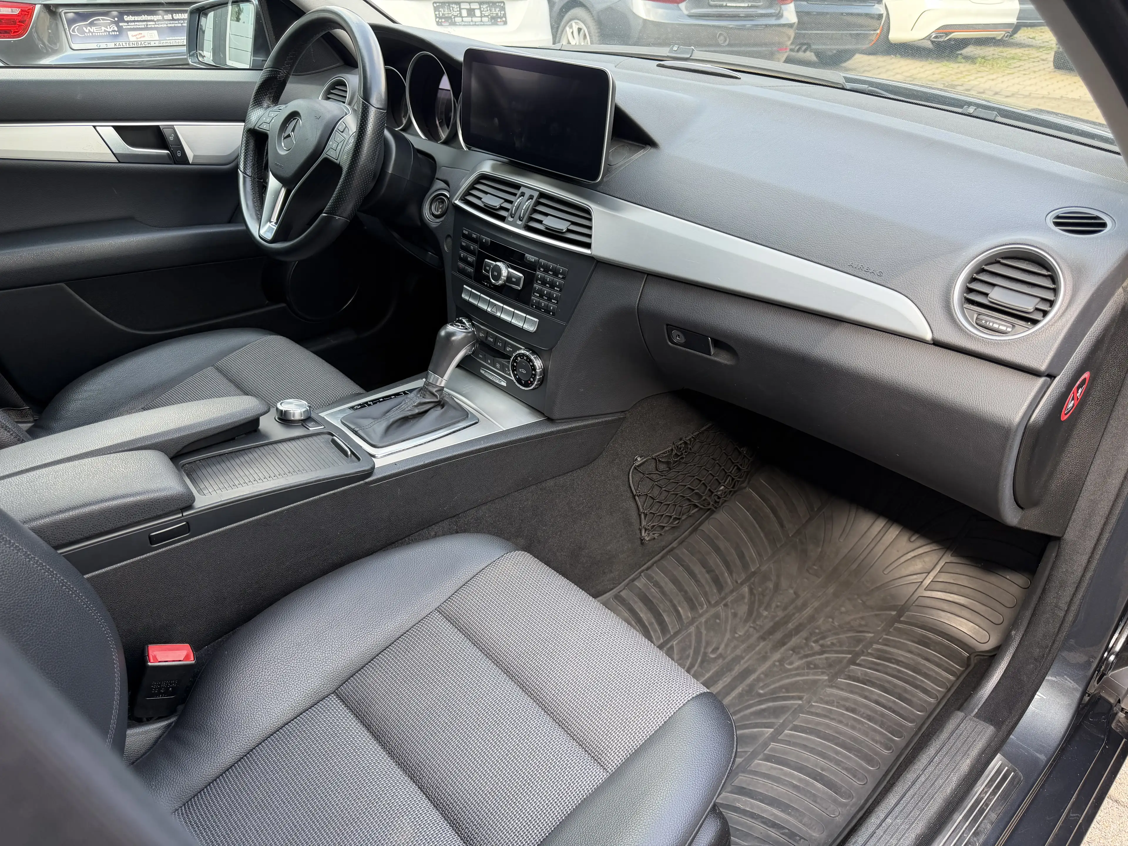 Mercedes-Benz C 180 CGI T Avatgarde BlueEfficiency 7G-TRONIC 2.H AHK Facelift — photo 11